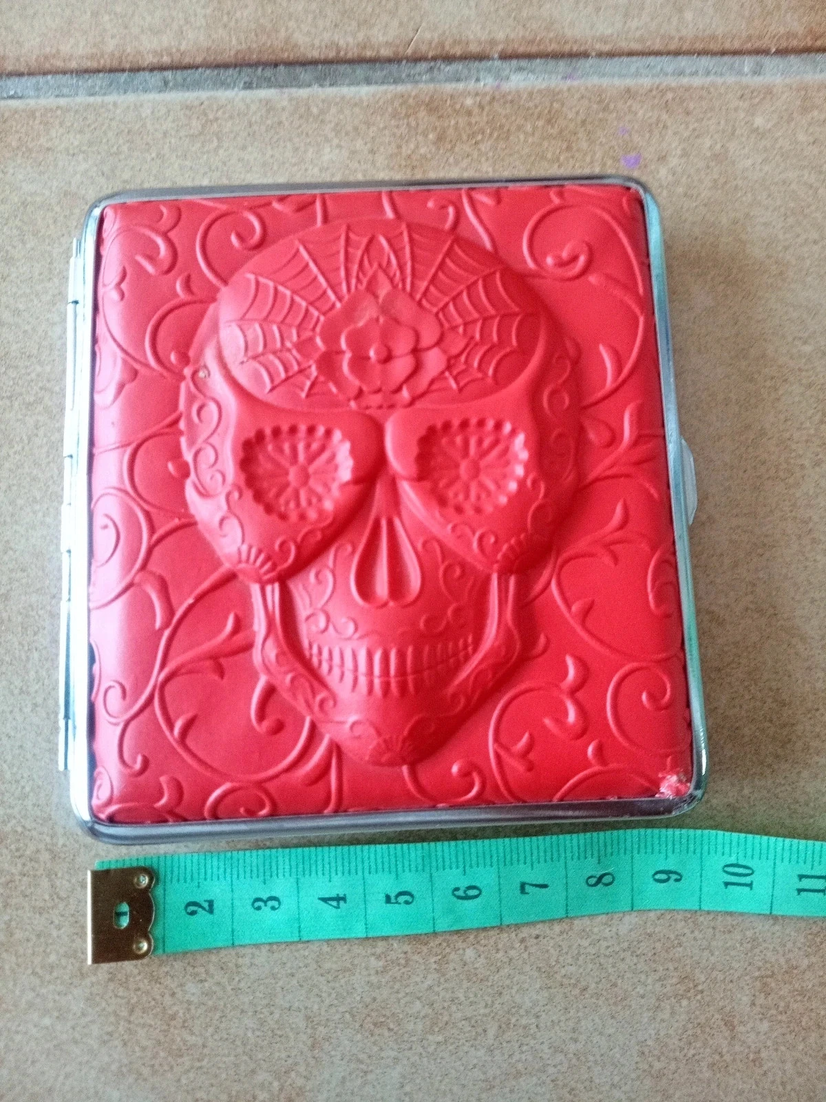 Red rigid cigarette case with embossed skull - Rock / Gothic style – photo 7